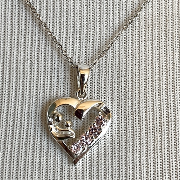 Sterling Silver Pendant and chain - Picture 2 of 7